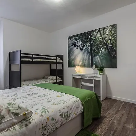 Stayeasy Fara12 - Station & Downtown Walking Distance شقة