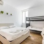 Stayeasy Fara12 - Station & Downtown Walking Distance شقة ميلان