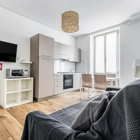 Stayeasy Fara12 - Station & Downtown Walking Distance شقة *