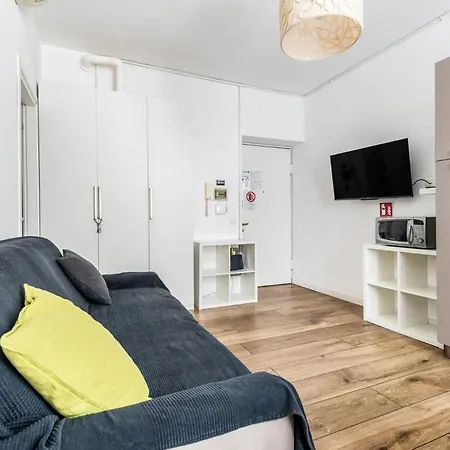 Stayeasy Fara12 - Station & Downtown Walking Distance شقة