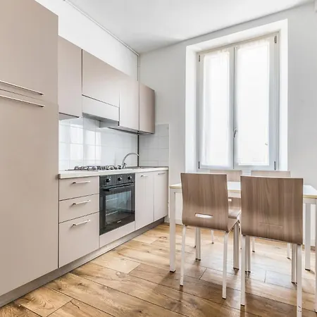 Stayeasy Fara12 - Station & Downtown Walking Distance شقة