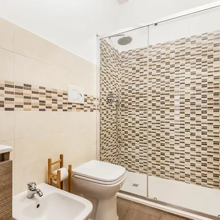 Stayeasy Fara12 - Station & Downtown Walking Distance Appartement Milaan