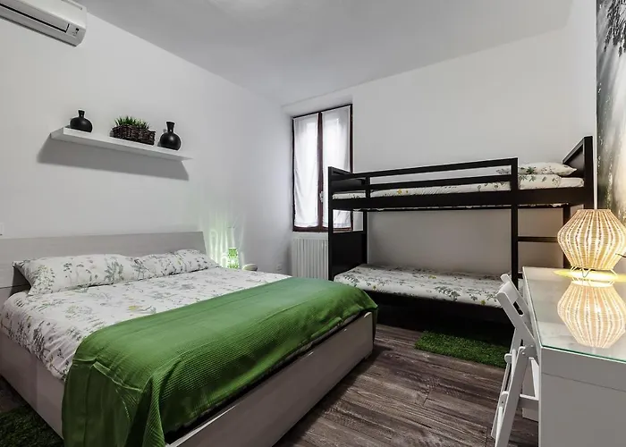 Stayeasy Fara12 - Station & Downtown Walking Distance Apartment Mailand